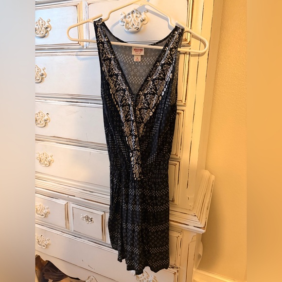 Romper - Picture 2 of 5